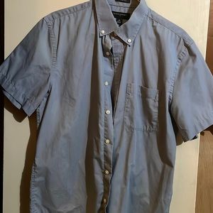 Banana Republic men size small short sleeve shirt light blue. In great condition